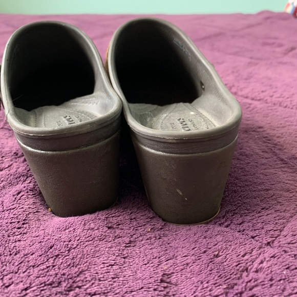 Croc clogs size 9 Womens brown - Picture 7 of 7